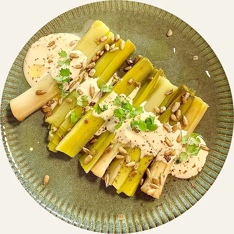 Poireaux vinaigrette tahini